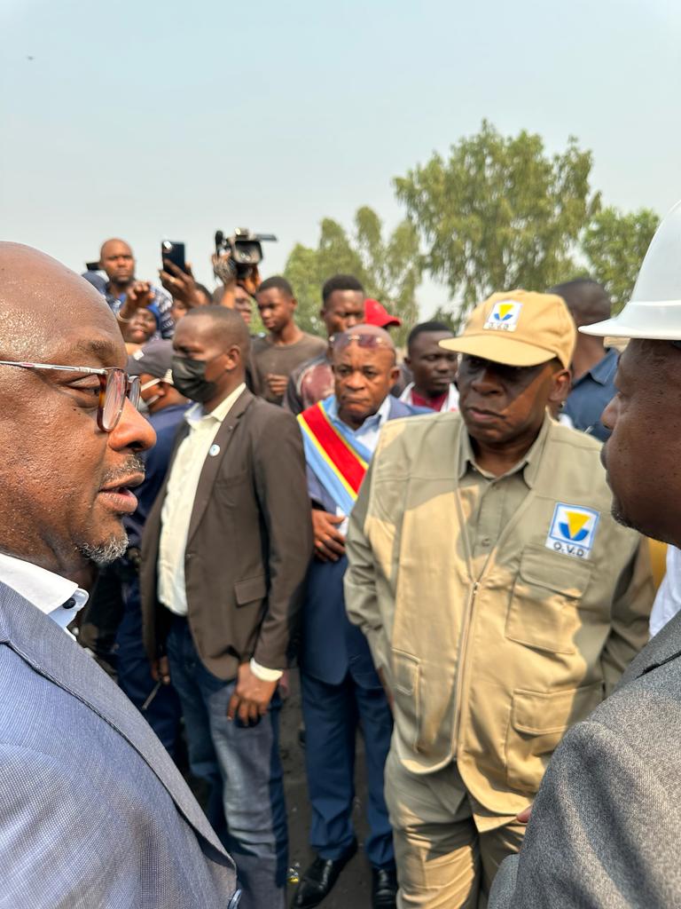 visite du ministre des infrastructures sur le site des travaux exécutés par Hong Feng