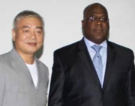 Mr Yu MING FENG, DIRECTEUR GÉNÉRAL avec Son Excellence FÉLIX ANTOINE TSHILOMBO PRÉSIDENT DE LA RÉPUBLIQUE DÉMOCRATIQUE DU CONGO